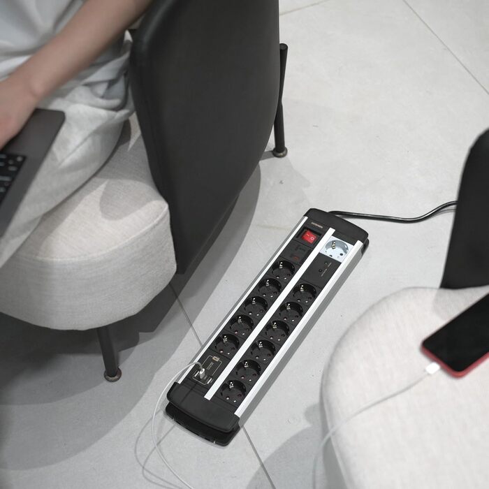 Мережевий фільтр Ucomen 10-фазний з USB та захистом від перенапруги (3680W 16A) для комп'ютерних столів, 10 розеток + 20W USB зарядний пристрій (USB-A та USB-C), кабель 1.5м
