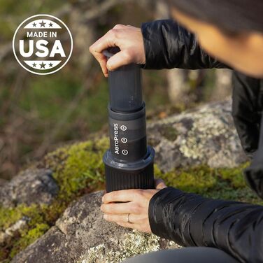 Портативна кавоварка AeroPress Go 3-в-1 для подорожей і кемпінгу, прес-френч, пуровер, еспресо, насичена кава без гіркоти, комплект для кави, сіра