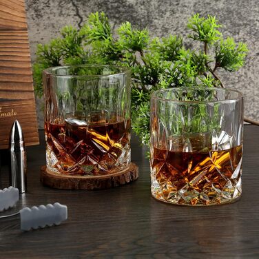 Склянки для віскі з гранітними кубиками льоду, 2 шт., дерев'яна подарункова коробка. Ідеальний подарунок для любителів віскі, чоловіків, на Різдво, День народження, День батька (310 мл). Рельєфні круглі.