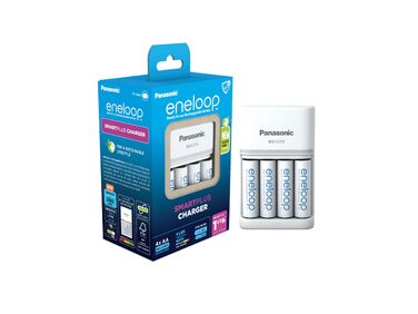 Зарядний пристрій Panasonic Eneloop SmartPlus для AA/AAA Ni-MH акумуляторів + 4x AA акумулятори Eneloop (покращена ємність)