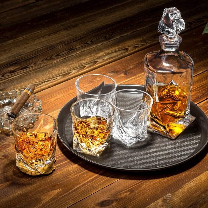 KANARS Whisky Decanter and Glasses Set, 800 ml Lead-Free Crystal Whiskey Decanter with 4x 300 ml Glasses, 5-Piece, Gift Box