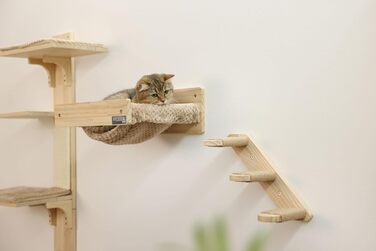 Гамак для котів Kerbl Timber (натуральний/тауп, 38 x 33,5 x 16 см, до 6 кг), м'який плюш, для кріплення на стіну, знімний чохол, іграшка для котів, аксесуари для тварин