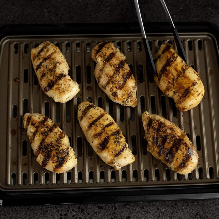 George Foreman Smokeless Grill - Indoor BBQ with Adjustable Temperature, Dishwasher-Safe Grill Plate, and Fat Tray