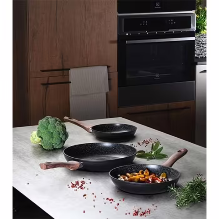 Tognana 3-Piece Pan Set, 20-24-28 cm, made of aluminum, also suitable for induction, black.
