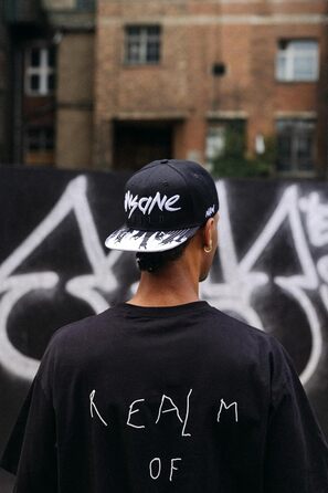 Кепка Snapback Nebelkind Insane Child чорно-біла, універсальний розмір, регульована, унісекс, якісна бейсболка в стилі streetwear