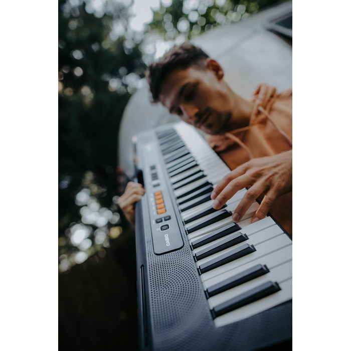 Клавіатура Casio Casiotone CT-S100 з 61 клавішею, 122 звуки та 61 ритми, чорна, сучасний дизайн