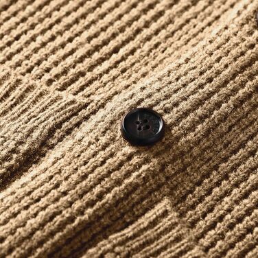 Чоловічий в'язаний кардиган з коміром-шарфом, візерунок 