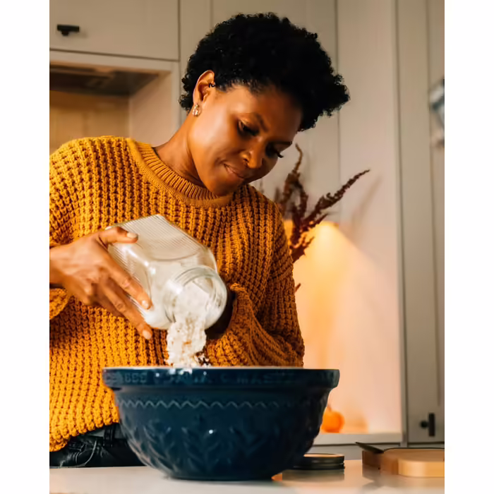 Traditional Mixing Bowl from Original Stoneware, Indigo and Ivory Design, 5.5 Liter Capacity, Perfect for Preparing Bread and Cakes, Dishwasher Safe