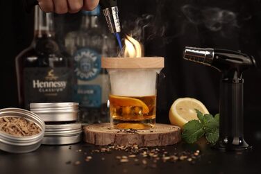 Набір для копчення коктейлів з ліхтариком: кулінарна запальничка для коктейлів, віскі та напоїв, 4 смаки дерев'яної стружки