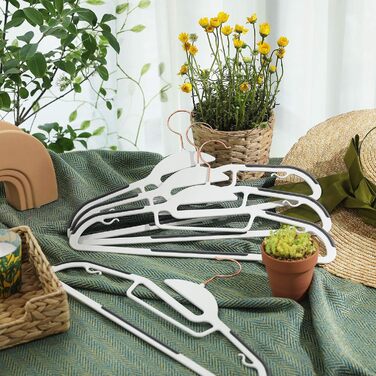 Набір вішалок SONGMICS 30 шт., для костюмів, з пластику, преміум-якість, антиковзаюче покриття, економія місця, 0,5 см товщина, гачок рожевого золота, поворот на 360°, ширина 41,5 см, світло-сірий + темно-сірий