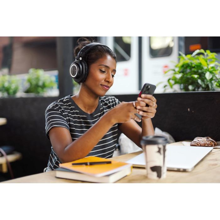 Навушники Audio-Technica M50xBT2 Bluetooth чорного кольору