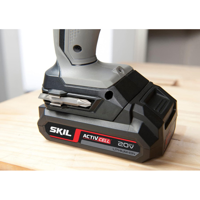 Акумуляторний дриль-шуруповерт SKIL 2842AA (18V, сірий) з акумулятором та зарядним пристроєм