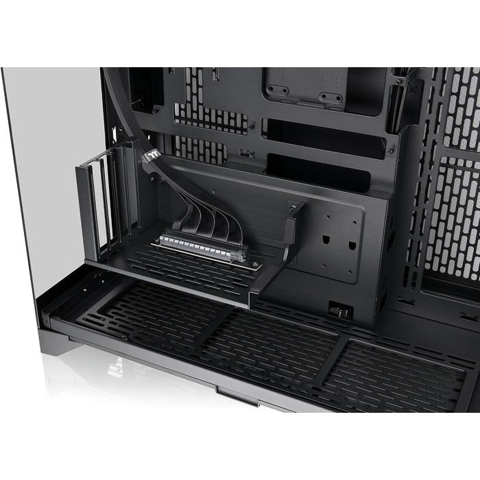 Корпус для ПК Thermaltake CTE Black E550 TG, ATX/E-ATX, двокамерний дизайн, загартоване скло, підтримка радіаторів до 420 мм, оптимізований повітряний потік
