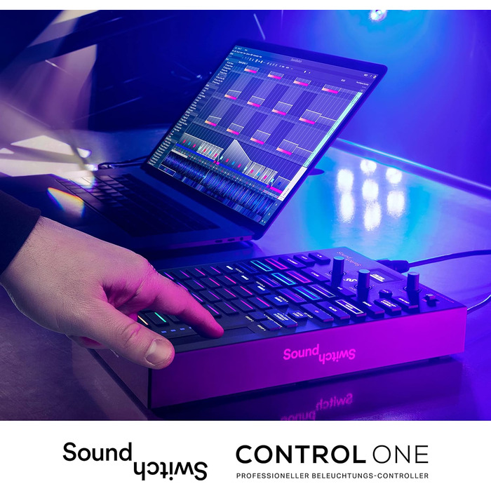 SoundSwitch Control One – Професійний контролер освітлення DMX для DJ з 3 місяцями доступу до програмного забезпечення SoundSwitch, підтримка DMX та Phillips Hue. Чорний колір