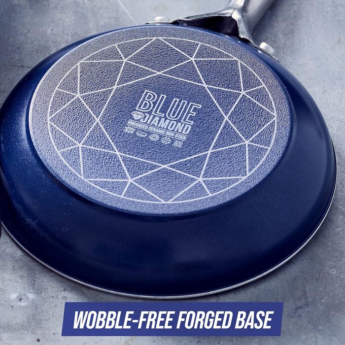 Набір посуду Blue Diamond Cookware Diamantstruktur Keramik Antihaft, 7-10 предметів: каструлі, сковорідки, молочник. Без PFAS, для всіх типів плит, включаючи індукцію. Можна мити в посудомийній машині, витримує температуру до 200°C.