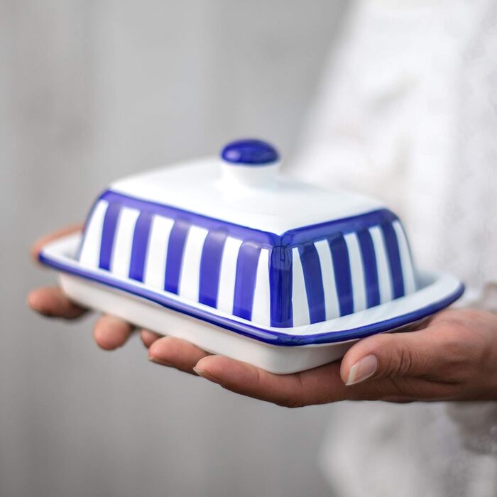 City to Cottage - Butterdose Keramik | Striped Blue and White | Handmade | 250 gram Ceramic Butter Dish with Lid