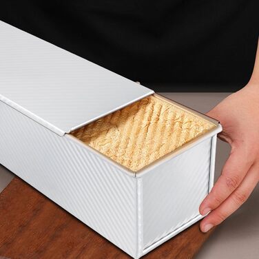 FUNSUEI Toast Bread Baking Pan 1kg, Bread Baking Pan with Lid, Loaf Pan for Toast and Cakes, Silver, 34 x 13.5 x 12 cm