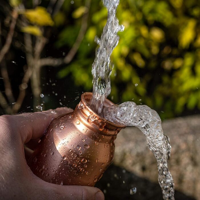 Copper Drinking Bottle, approx. 500 ml, modern vintage design, Ayurvedic copper vessel, drink more water, reduce your sugar intake, and enjoy the health benefits immediately.