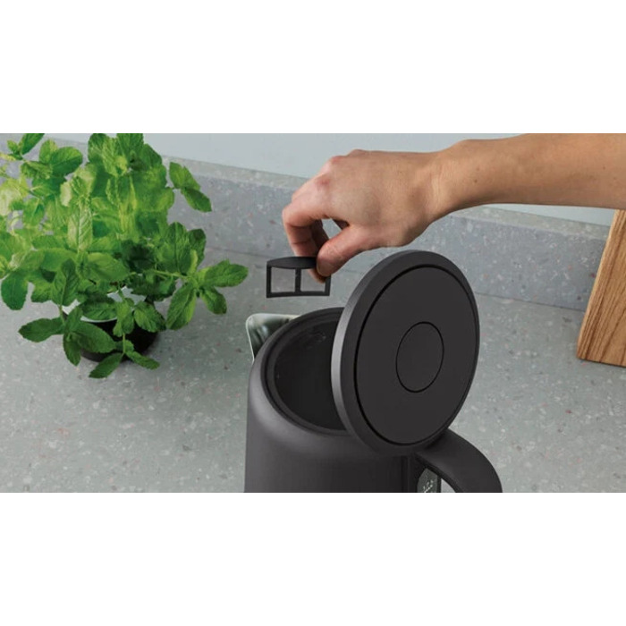 Електричний чайник Electrolux Explore 7 E7K1-6BP, 2400 Вт, 1,7 л, чорний