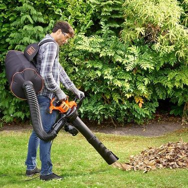 BLACK+DECKER 3-в-1 акумуляторний садовий пилосос-видувка 3000 Вт з подрібнювачем, рюкзаком-мішком 72 л, регульованою потужністю, для терас і доріжок (BEBLV300)