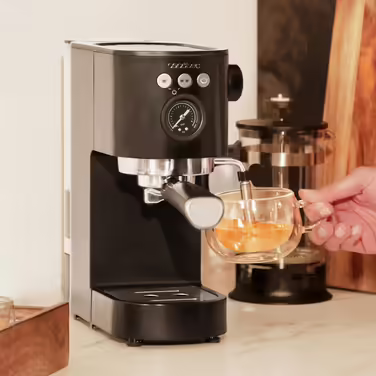 Cecotec Espressomaschine Espresso and Cappuccino Cafelizzia 790 Steel Pro. 1350W, Pressure Gauge, Thermoblock System, 20 Bar Pressure, Automatic Mode for 1-2 Coffees, Swivel Steam Wand, 1.2L, Stainless Steel (Black | Fast, With Pressure Gauge)
