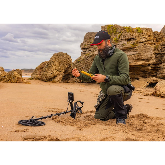 Металевий детектор Nokta Simplex Ultra з карбоновим штативом, пошуковою котушкою 27,9 см та Accupoint Pinpointer, чорний