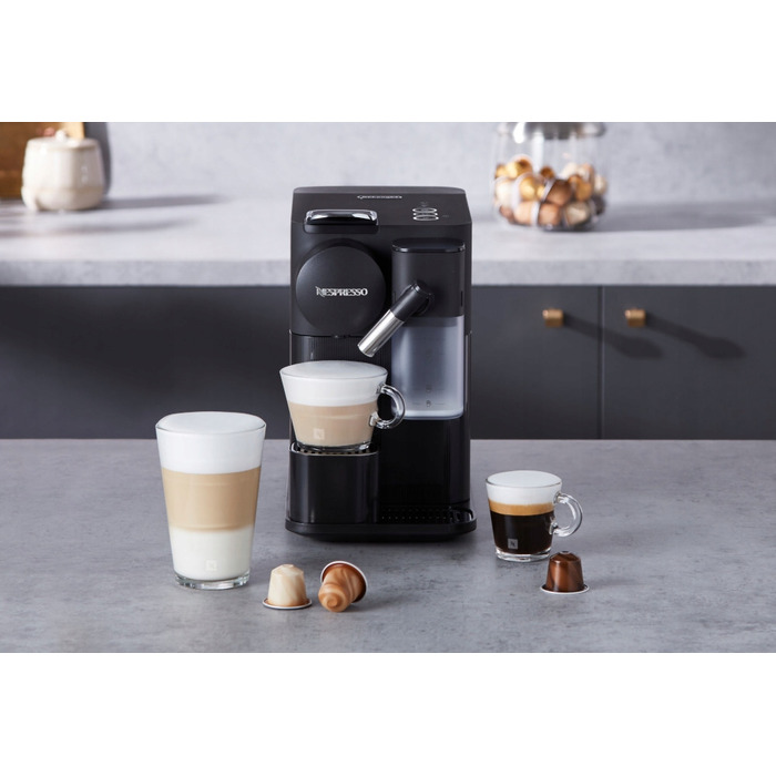 Капсульна кавомашина з капучинатором De'Longhi Lattissima One, 19 бар, чорна