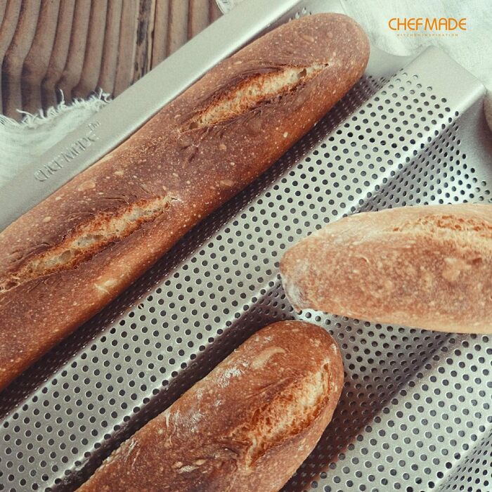 CHEFMADE Перфорована форма для багета 38 см, 3-х секційна, антипригарна, для французького хліба, шампань-золото, для духовки