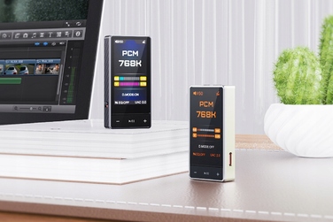 Портативний підсилювач для навушників FiiO QX13, чорний