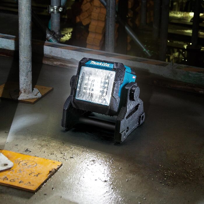 Світлодіодний акумуляторний прожектор Makita ML003G 18-40V, 1100 лм, 2 режими яскравості, IP65, поворот 240°, без акумулятора та зарядного