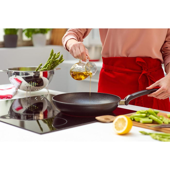 Сковорода Fissler Adamant Classic Plus 24 см з антипригарним покриттям для індукції