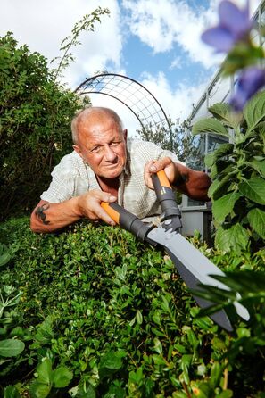 Садові ножиці Fiskars PowerGear X HSX92, антипригарне покриття, сталеві леза, 63 см, чорні/помаранчеві