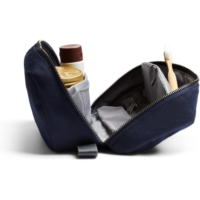 Чоловіча косметичка Bellroy Kulturbeutel Plus Navy - стильна та зручна сумка для подорожей
