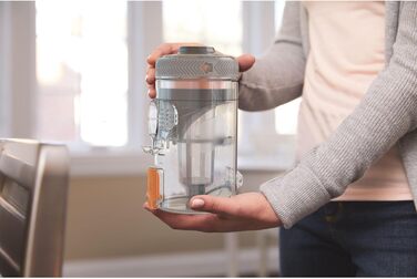 Бездротовий акумуляторний пилосос Black+Decker 4-в-1 BHFEV182C (18V, 2.0Ah) з електрощіткою, для підлоги та ручного використання, з насадкою для щілин, акумулятором, зарядним пристроєм та настінною підставкою, Titanium/Orange