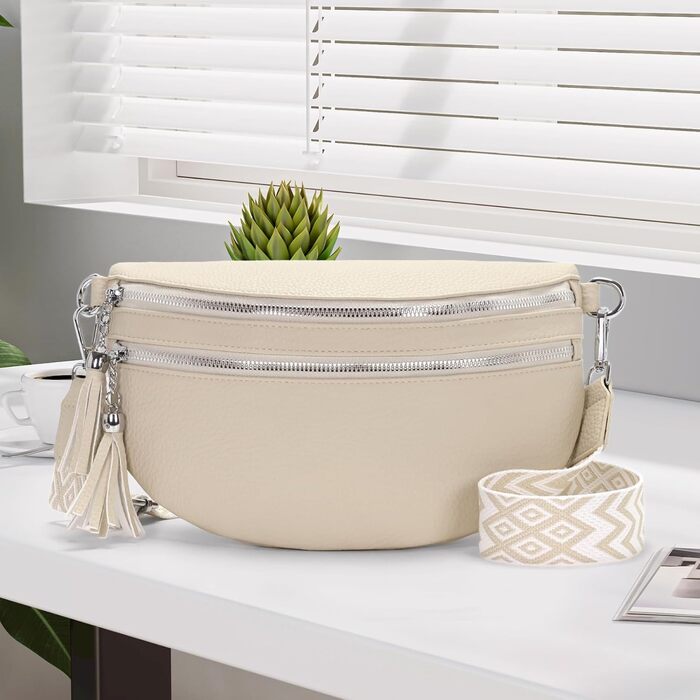 Сумка на пояс жіноча бежева через плече середнього розміру Crossbody Bag з відділенням для карт та 2 ремінцями A-beige