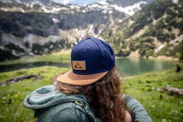 Кепка бейсболка Jumping Bird • Зручна, регульована, легко миється • Темно-синій колір