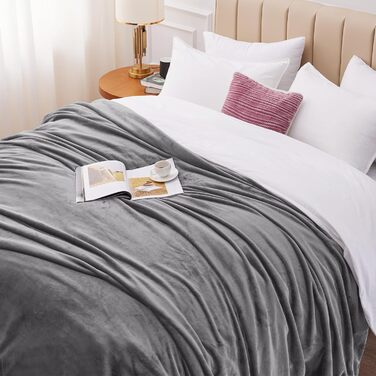 Плед WAVVE: теплий та м'який плед з флісу 150x200 см, сірий колір. Ідеально для дивану та відпочинку.