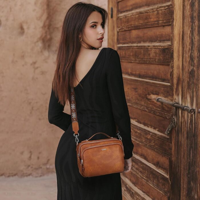 Сумка жіноча Gladdon через плече, шкіряна кросбоді, коричнева (A-braun) з регульованим плечовим ременем та застібкою-блискавкою