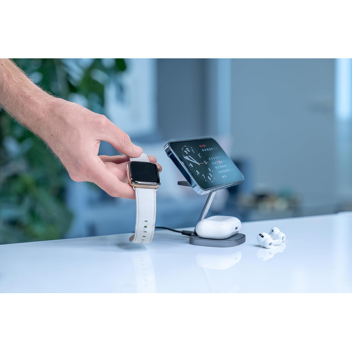 XLayer MagFix Pro 3 в 1 Зарядна станція MagSafe для iPhone 16/15/14/13/12, Apple Watch 5/6/7/8/9/SE/Ultra, бездротова, магнітна, складна, з підставкою
