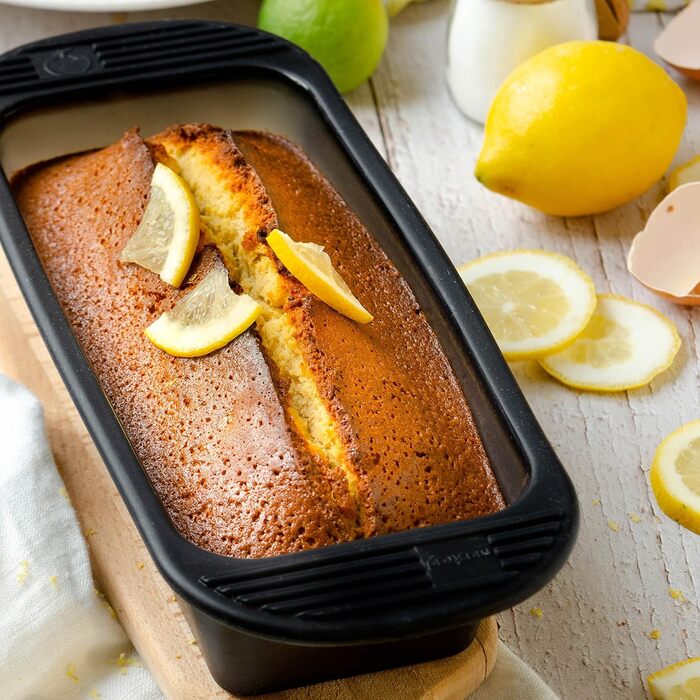 Mastrad Loaf Pan - Premium Silicone Bread Loaf Pan for Baking - Non-stick coated, temperature resistant and dishwasher safe