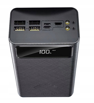 Потужний павербанк 50 000 мАг з LED-дисплеєм, USB-C, Lightning та 4 USB-портами: швидка зарядка 3 пристроїв одночасно