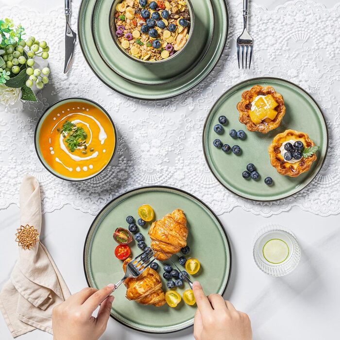 Набір посуду AmorArc з кераміки на 4 особи: тарілки та миски, реактивна глазур, міцний, для миття в посудомийній машині та використання в мікрохвильовці, комплект на 8 осіб (24 елементи) (Сервіз на 4, матовий чорний, оливковий)