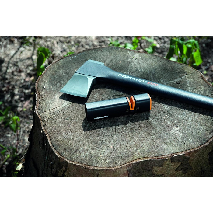 Точилка для ножів Fiskars Xsharp: керамічний точильний елемент, корпус з скловолокна, чорний/помаранчевий