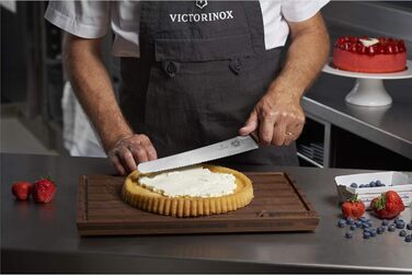 Кухонний ніж Victorinox Wood для хліба та кондитерських виробів, швейцарський, зубчасте лезо, надгострий, з нержавіючої сталі, дерев'яна ручка