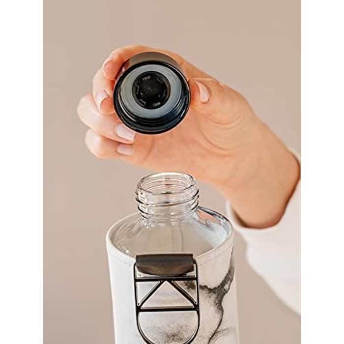 EQUA large drinking bottle with faux leather sleeve, 750 ml, made of borosilicate glass, BPA-free and leak-proof. (Grey/White)