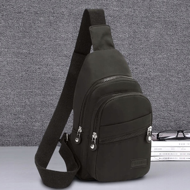 Чорна нейлонова сумка-крос-боді