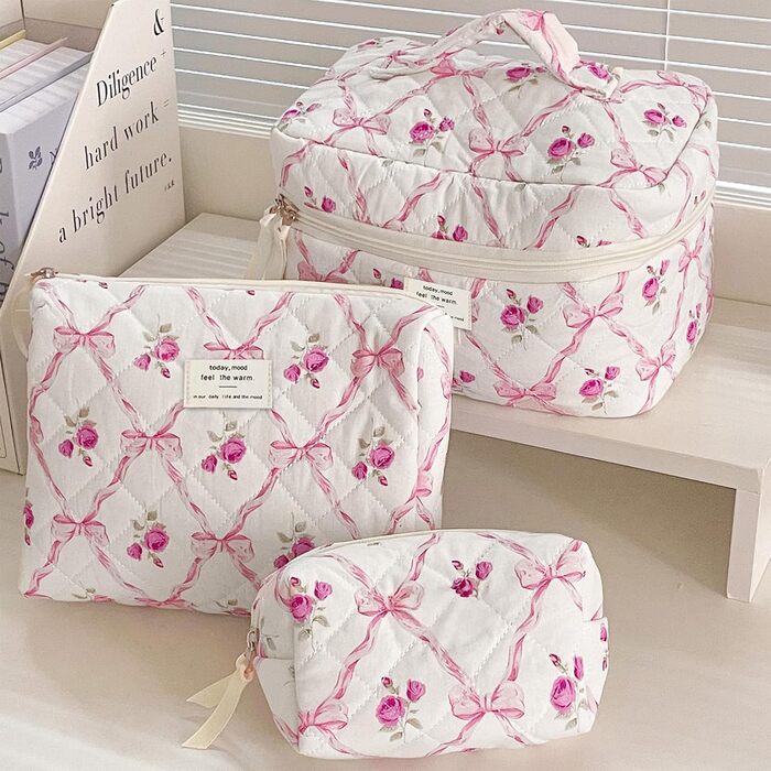 Набір 3 косметичні сумки для подорожей: дамська культбагаж з квітковим візерунком, степенена модель, для макіяжу та косметики, рожевий колір з діамантовою стрічкою
