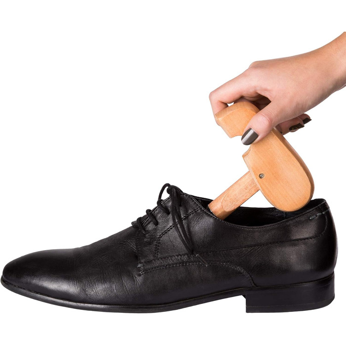tectake 800592-2 Pair Lotus Wood Shoe Stretchers, Relief for Tight Spots, Universal for Women's and Men's Shoes - Various Sizes