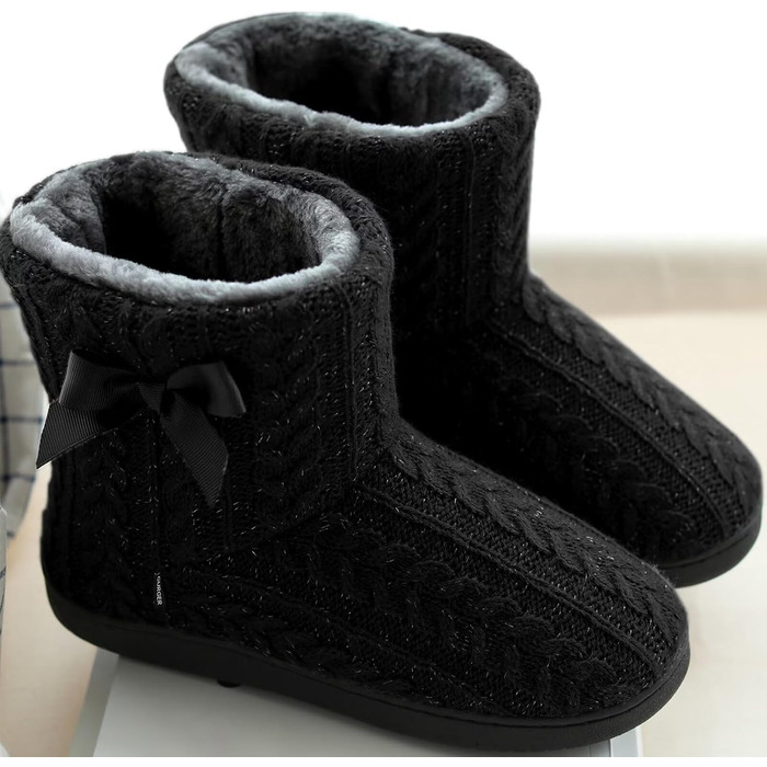 Тапочки домашні жіночі з плюшевою підкладкою, білі, з неслизькою підошвою (35/36 EU)