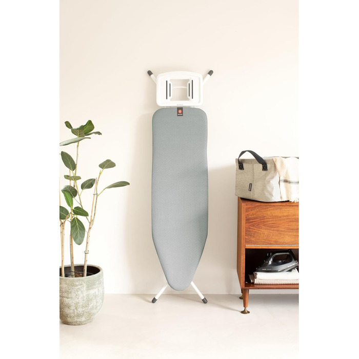 Гладильна дошка Brabantia Bügelbrett B, 124 x 38 см – металізована, 100% Fairtrade-бавовна, стабільна, регульована висота, з підставкою для праски